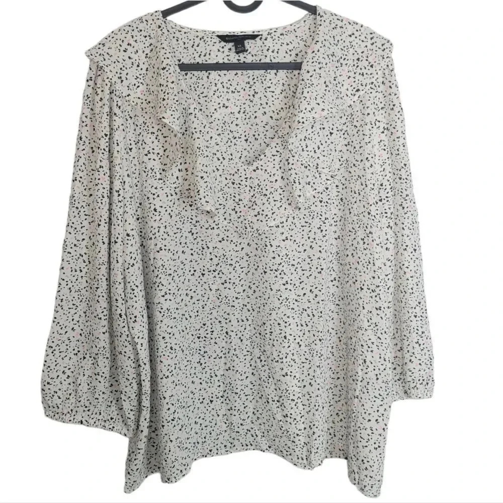 Banana Republic Ruffle V-Neck Blouse White Speckle Size X-large